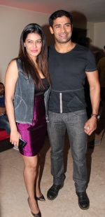 payal rohatgi and sangram singh at Sanjay Sharma_s birthday bash in Mumbai on 13th March 2013.jpg