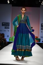 Model walks the ramp for Ekru Show at Wills Lifestyle India Fashion Week 2013 Day 3 in Mumbai on 15th March 2013 (48).JPG