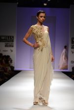 Model walks the ramp for Soltee Show at Wills Lifestyle India Fashion Week 2013 Day 3 in Mumbai on 15th March 2013 (77).JPG