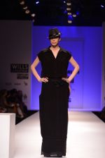Model walks for Chandrani, Mrinalini, Dhruv-Pallavi Show at Wills Fashion Week 2013 Day 5 on 17th March  (101).JPG