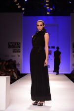 Model walks for Chandrani, Mrinalini, Dhruv-Pallavi Show at Wills Fashion Week 2013 Day 5 on 17th March  (103).JPG