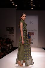 Model walks for Chandrani, Mrinalini, Dhruv-Pallavi Show at Wills Fashion Week 2013 Day 5 on 17th March  (34).JPG