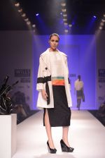 Model walks for Chandrani, Mrinalini, Dhruv-Pallavi Show at Wills Fashion Week 2013 Day 5 on 17th March  (79).JPG