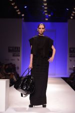 Model walks for Chandrani, Mrinalini, Dhruv-Pallavi Show at Wills Fashion Week 2013 Day 5 on 17th March  (90).JPG