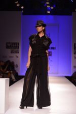 Model walks for Chandrani, Mrinalini, Dhruv-Pallavi Show at Wills Fashion Week 2013 Day 5 on 17th March  (97).JPG