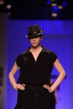 Model walks for Chandrani, Mrinalini, Dhruv-Pallavi Show at Wills Fashion Week 2013 Day 5 on 17th March  (102).JPG