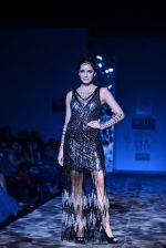 Shazahn Padamsee  walks the ramp for Paras and Shalini Show at Wills Lifestyle India Fashion Week 2013 Day 4 in Mumbai on 16th March 2013 (10).JPG