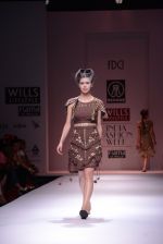 Model walks the ramp for Rehane Show at Wills Lifestyle India Fashion Week 2013 Day 5 in Mumbai on 17th March 2013 (26).JPG