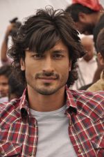 Vidyut Jamwal at the launch of Big RTL Thrill channel in Mumbai on 19th March 2013 (98).JPG