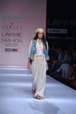 Model walk the ramp for Asmita Marwa Show at Lakme Fashion Week 2013 Day 1 in Grand Hyatt, Mumbai on 22nd March 2013 (35).JPG
