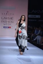 Model walk the ramp for Asmita Marwa Show at Lakme Fashion Week 2013 Day 1 in Grand Hyatt, Mumbai on 22nd March 2013 (58).JPG