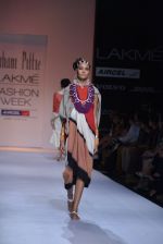 Model walk the ramp for Suhani Pittie Show at Lakme Fashion Week 2013 Day 1 in Grand Hyatt, Mumbai on 22nd March 2013 (54).JPG