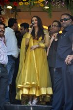Aishwarya Rai Bachchan inaugurates Kalyan jewellers in Thane, Mumbai on 24th March 2013 (11).JPG