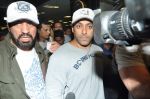 Salman Khan snapped at airport in Mumbai on 24th March 2013 (23).JPG