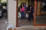 Shilpa Shetty snapped at Sanjay Dutt_s house in Mumbai on 24th March 2013 (4).JPG