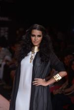 Neha Dhupia walk the ramp for Save Tigers Aircel Show at Lakme Fashion Week 2013 Day 5 in Grand Hyatt, Mumbai on 26th March 2013 (346).JPG