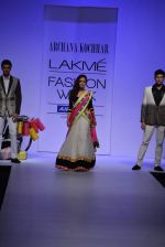 Shazahn Padamsee walk the ramp for Archana Kocchar Show at Lakme Fashion Week 2013 Day 5 in Grand Hyatt, Mumbai on 26th March 2013 (216).JPG