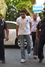 Abhishek Bachchan leave for charity match in Delhi Airport on 30th March 2013 (65).JPG