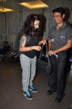 Hard Kaur leave for TOIFA in Mumbai on 1st April 2013 (44).JPG