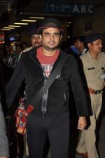 Madhavan leave for TOIFA in Mumbai on 1st April 2013 (23).JPG