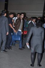 Ranbir Kapoor leave for TOIFA Day 3 in Mumbai Airport on 3rd April 2013 (92).JPG