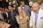 Hema Malini inaugurates Malabar Gold Store in Andheri, Mumbai on 7th April 2013 (119).JPG