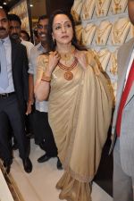 Hema Malini inaugurates Malabar Gold Store in Andheri, Mumbai on 7th April 2013 (140).JPG