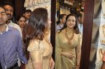 Hema Malini inaugurates Malabar Gold Store in Andheri, Mumbai on 7th April 2013 (149).JPG