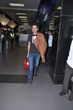 MAnoj Bajpai arrive from TOIFA 2013 in Mumbai on 8th April 2013 (86).JPG