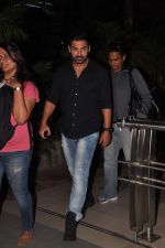 John Abraham return from Bangalore in Airport on 9th April 2013 (12).JPG