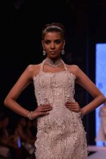 Model walk the ramp for Bhola Sons Show at IIJW Delhi day 2 on 13th April 2013 (3).JPG