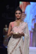 Model walk the ramp for RK Jewellers Show at IIJW Delhi day 2 on 13th April 2013 (29).JPG