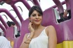 Jacqueline Fernandez at Esselworld_s Top Spin ride launch in Malad, Mumbai on 14th April 2013 (53).JPG