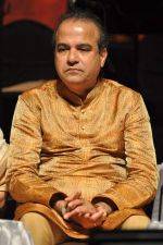 Suresh Wadkar at Dinanath Mangeshkar Awards in Sion, Mumbai on 24th April 2013 (24).JPG