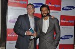 Ranveer Singh at Samsung S4 launch by Reliance in Shangrilaa, Mumbai on 27th April 2013 (53).JPG
