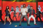 Ranveer Singh at Samsung S4 launch by Reliance in Shangrilaa, Mumbai on 27th April 2013 (86).JPG