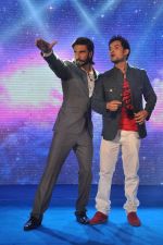 Ranveer Singh at Samsung S4 launch by Reliance in Shangrilaa, Mumbai on 27th April 2013 (91).JPG