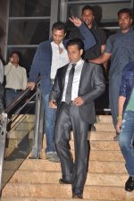 Salman Khan at Jai Maharashtra channel Launch in Grand Hyatt, Mumbai on 27th April 2013 (101).JPG