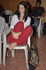 Kalki Koechlin snapped at Mumbai Drama school in Charni Road, Mumbai on 28th April 2013 (35).JPG