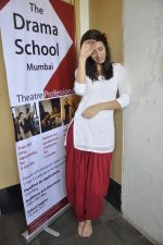 Kalki Koechlin snapped at Mumbai Drama school in Charni Road, Mumbai on 28th April 2013 (54).JPG