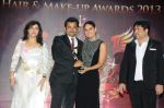 Kareena Kapoor at Bharat N Dorris makeup awards in Mumbai on 29th April 2013 (123).JPG
