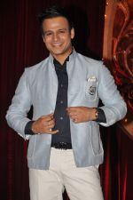 Vivek Oberoi promotes Hum Hai Raahi Car Ke on Dramebaaz sets in Mumbai on 29th April 2013 (84).JPG