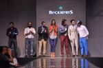 Anushka Manchanda, karsh Kale, Arjun Rampal , Ayushman Khurana at Blackberry Show in Mehboob, Mumbai on 3rd May 2013 (4).JPG