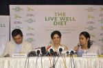 Sridevi at the launch of Live Well Diet book in Ravindra Natya Mandir on 3rd May 2013 (63).JPG