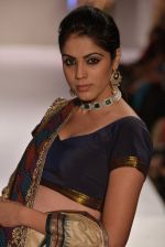 Model walks for Shaina NC showcases her bridal line at Weddings at Westin show with Jewellery by gehna on 5th May 2013 (135).JPG