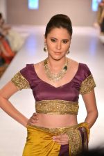 Model walks for Shaina NC showcases her bridal line at Weddings at Westin show with Jewellery by gehna on 5th May 2013 (139).JPG
