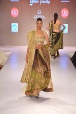 Model walks for Shaina NC showcases her bridal line at Weddings at Westin show with Jewellery by gehna on 5th May 2013 (144).JPG