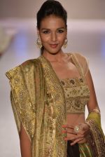 Model walks for Shaina NC showcases her bridal line at Weddings at Westin show with Jewellery by gehna on 5th May 2013 (146).JPG