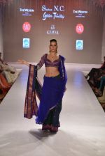 Model walks for Shaina NC showcases her bridal line at Weddings at Westin show with Jewellery by gehna on 5th May 2013 (164).JPG