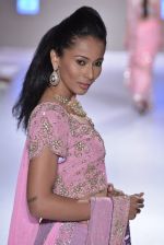 Model walks for Shaina NC showcases her bridal line at Weddings at Westin show with Jewellery by gehna on 5th May 2013 (220).JPG
